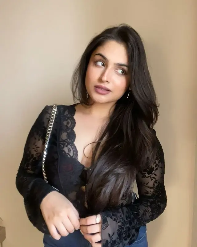 Housewife Escorts In Noida Mature & Secret Romance 0